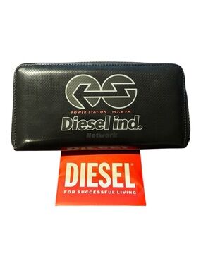 Diesel Black Logo Zip Wallet